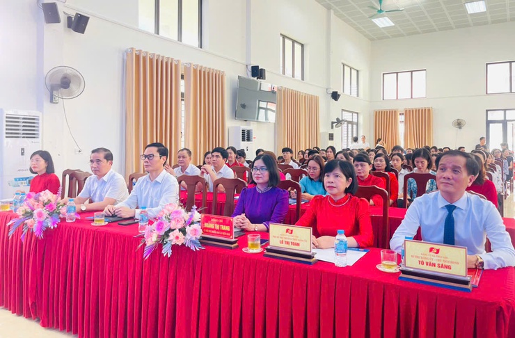 Phúc Lộc tuyên dương, khen thưởng cho 270 học sinh có thành tích tiêu biểu xuất sắc năm học 2025 - 2026- Ảnh 1.