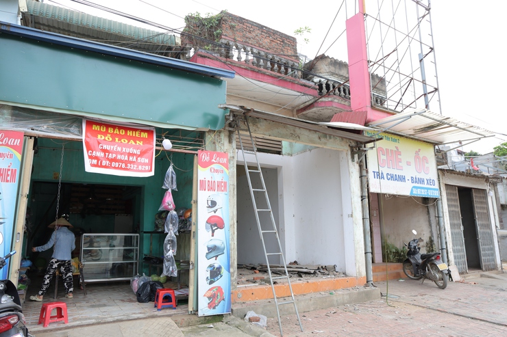 Người dân xã Phú Nghĩa thể hiện tinh thần khẩn trương, trách nhiệm trong công tác giải phóng mặt bằng Dự án cải tạo, nâng cấp Quốc lộ 6 đoạn Ba La – Xuân Mai- Ảnh 4.