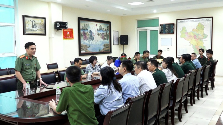 LÃNH ĐẠO XÃ BÌNH MINH THĂM, ĐỘNG VIÊN
CHIẾN SĨ NHẬP NGŨ NĂM 2026- Ảnh 4.