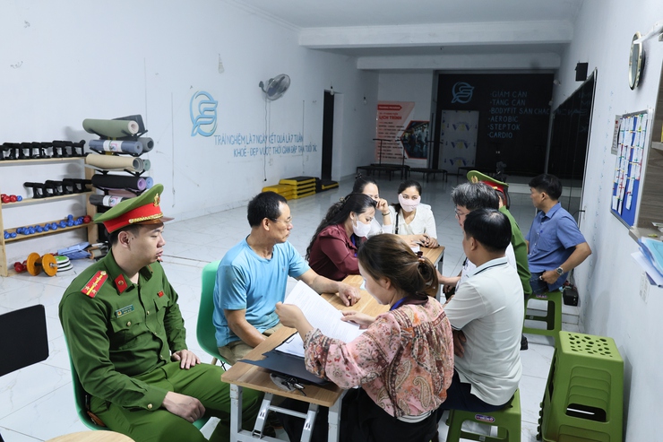 Quảng Bị quản lý giết mổ, từng bước xóa bỏ cơ sở nhỏ lẻ không bảo đảm an toàn thực phẩm- Ảnh 2.