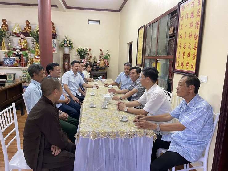 Lãnh đạo xã Ứng Thiên dâng hương, chúc mừng Đại lễ Phật đản Phật lịch 2570 – Dương lịch 2026- Ảnh 3.