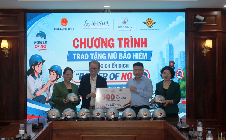 Phú Xuyên phối hợp tổ chức chương trình trao tặng mũ bảo hiểm thuộc chiến dịch “Power of No”- Ảnh 5.