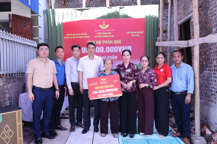 SỞ CÔNG THƯƠNG THÀNH PHỐ HÀ NỘI PHỐI HỢP HỖ TRỢ 100 TRIỆU ĐỒNG XÂY DỰNG “NHÀ CHỮ THẬP ĐỎ” CHO HỘ KHÓ KHĂN TẠI XÃ VÂN ĐÌNH- Ảnh 8.
