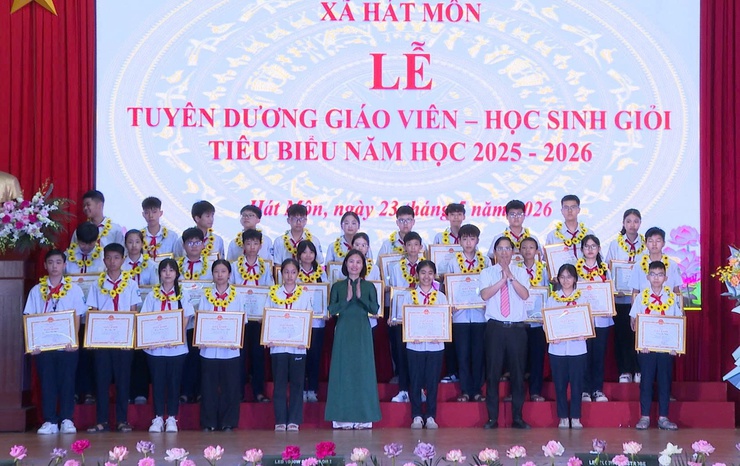 Xã Hát Môn tuyên dương 26 nhà giáo và 156 học sinh giỏi tiêu biểu- Ảnh 5.