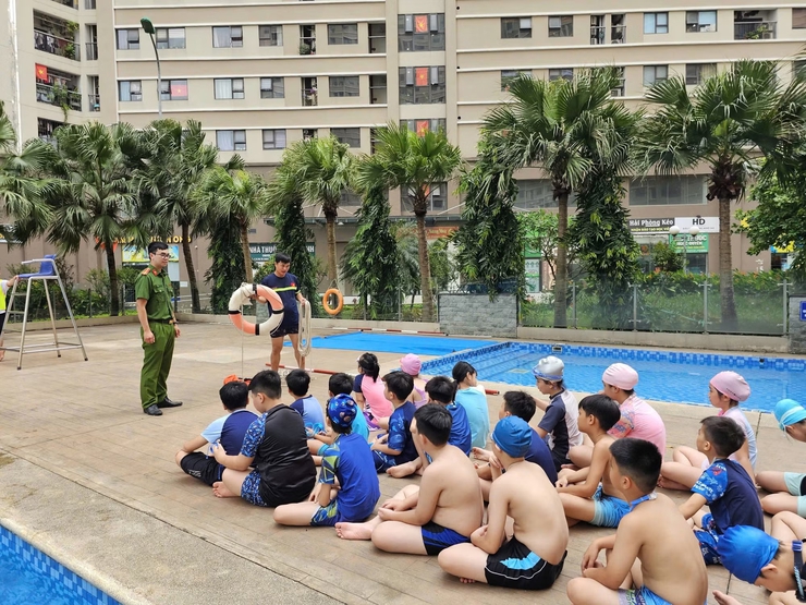 Yên Nghĩa đẩy mạnh tuyên truyền kỹ năng phòng chống đuối nước cho học sinh- Ảnh 2.