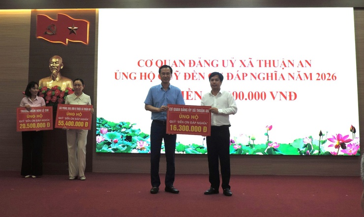 Xã Thuận An tiếp nhận gần 800 triệu ủng hộ Quỹ Đền ơn đáp nghĩa- Ảnh 2.