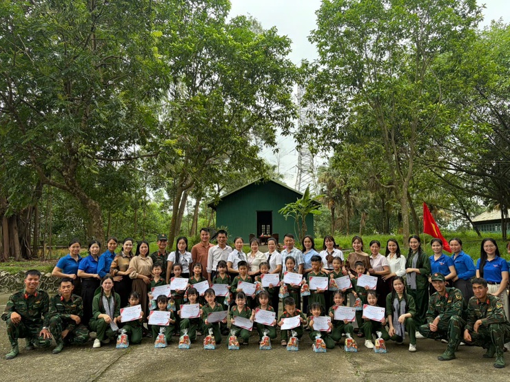 HÀNH TRÌNH VỀ ĐỊA CHỈ ĐỎ TẠI KHU DI TÍCH CÁCH MẠNG TRUNG GIÃ.- Ảnh 18.