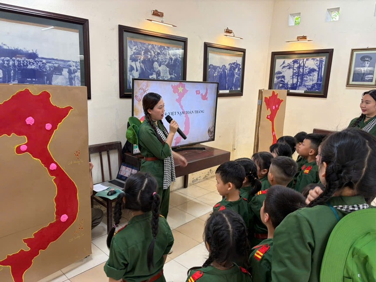 HÀNH TRÌNH VỀ ĐỊA CHỈ ĐỎ TẠI KHU DI TÍCH CÁCH MẠNG TRUNG GIÃ.- Ảnh 12.