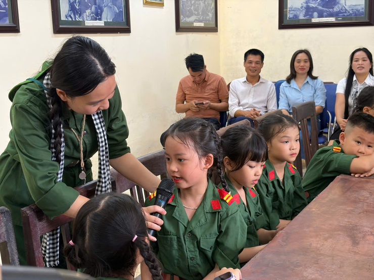 HÀNH TRÌNH VỀ ĐỊA CHỈ ĐỎ TẠI KHU DI TÍCH CÁCH MẠNG TRUNG GIÃ.- Ảnh 8.