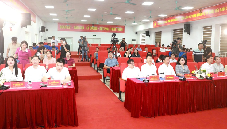 Phường Xuân Phương ra mắt mô hình truyền thông trực tuyến hỗ trợ giải đáp thủ tục hành chính- Ảnh 2.