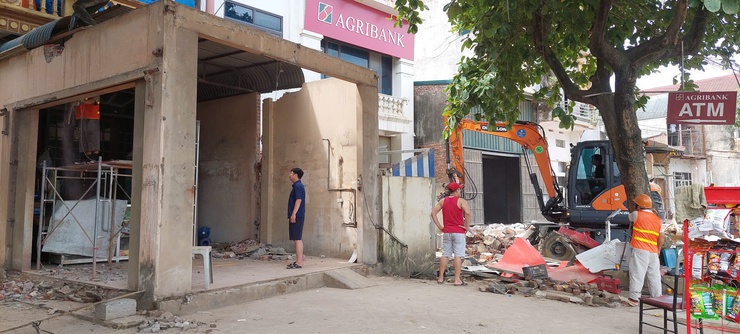 Người dân xã Phú Nghĩa thể hiện tinh thần khẩn trương, trách nhiệm trong công tác giải phóng mặt bằng Dự án cải tạo, nâng cấp Quốc lộ 6 đoạn Ba La – Xuân Mai- Ảnh 8.