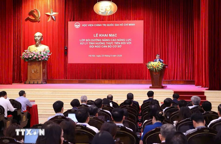 ĐỘI NGŨ CÁN BỘ XÃ THANH TRÌ THAM GIA BỒI DƯỠNG NÂNG CAO NĂNG LỰC QUẢN TRỊ, XỬ LÝ TÌNH HUỐNG THỰC TIỄN- Ảnh 1.