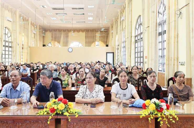 UBND xã Quảng Bị tập huấn kỹ năng số cho Người cao tuổi- Ảnh 4.