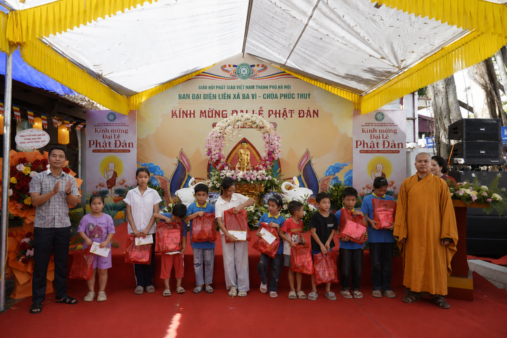 Ban đại diện Phật giáo liên xã Ba Vì phối hợp với Tiểu Ban quản lý di tích chùa Xóm Hạ (Chùa Phúc Thủy), xã Minh Châu thành kính tổ chức Đại lễ Phật đản Phật lịch 2570 - Dương lịch 2026- Ảnh 6.