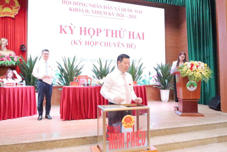 KỲ HỌP THỨ HAI HĐND XÃ QUỐC OAI QUYẾT NGHỊ NHIỀU NỘI DUNG QUAN TRỌNG CHO GIAI ĐOẠN PHÁT TRIỂN MỚI- Ảnh 6.