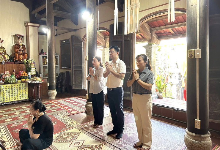 ĐỒNG CHÍ NGÔ VĂN HÙNG – PHÓ CHỦ TỊCH UBND XÃ QUỐC OAI DỰ ĐẠI LỄ PHẬT ĐẢN PL.2570 TẠI CHÙA HOA PHÁT- Ảnh 2.