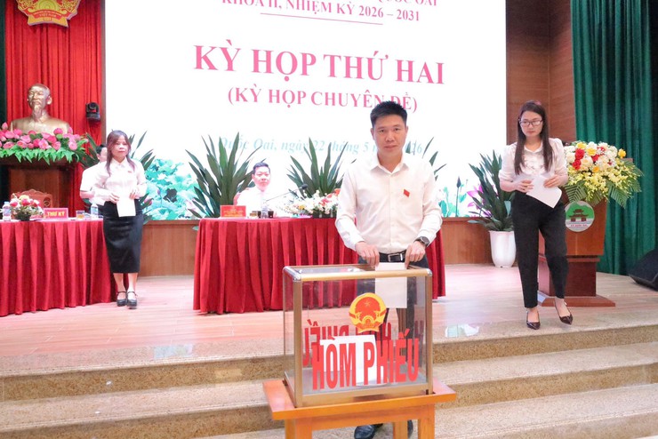 KỲ HỌP THỨ HAI HĐND XÃ QUỐC OAI QUYẾT NGHỊ NHIỀU NỘI DUNG QUAN TRỌNG CHO GIAI ĐOẠN PHÁT TRIỂN MỚI- Ảnh 10.