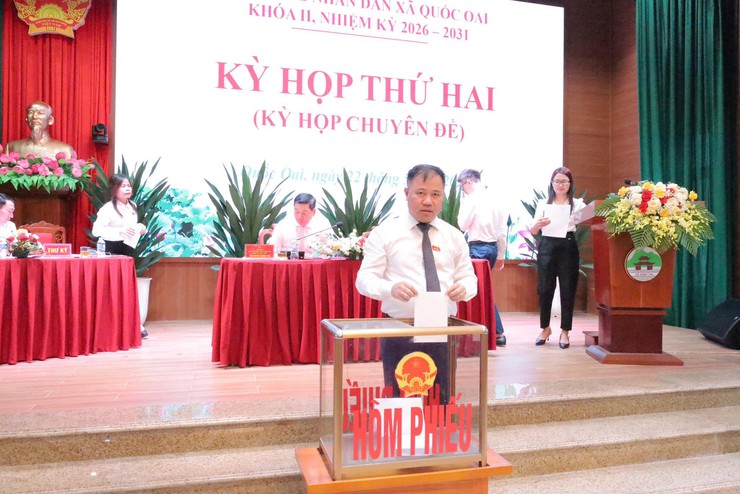 KỲ HỌP THỨ HAI HĐND XÃ QUỐC OAI QUYẾT NGHỊ NHIỀU NỘI DUNG QUAN TRỌNG CHO GIAI ĐOẠN PHÁT TRIỂN MỚI- Ảnh 7.