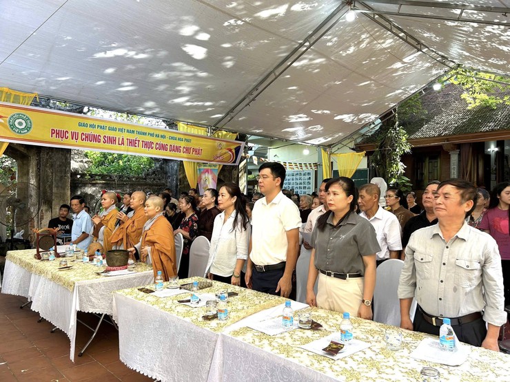ĐỒNG CHÍ NGÔ VĂN HÙNG – PHÓ CHỦ TỊCH UBND XÃ QUỐC OAI DỰ ĐẠI LỄ PHẬT ĐẢN PL.2570 TẠI CHÙA HOA PHÁT- Ảnh 1.