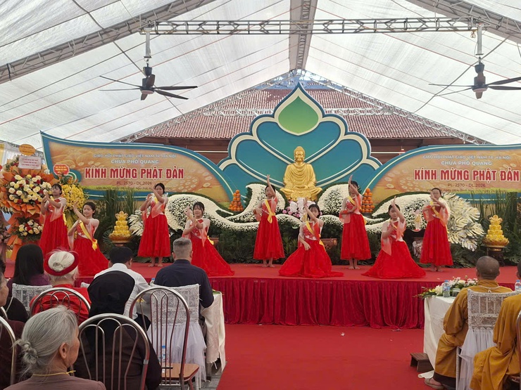 Đại lễ Phật đản PL.2570 tại Chùa Phổ Quang: Cầu quốc thái dân an, thắt chặt khối đại đoàn kết toàn dân tộc- Ảnh 18.