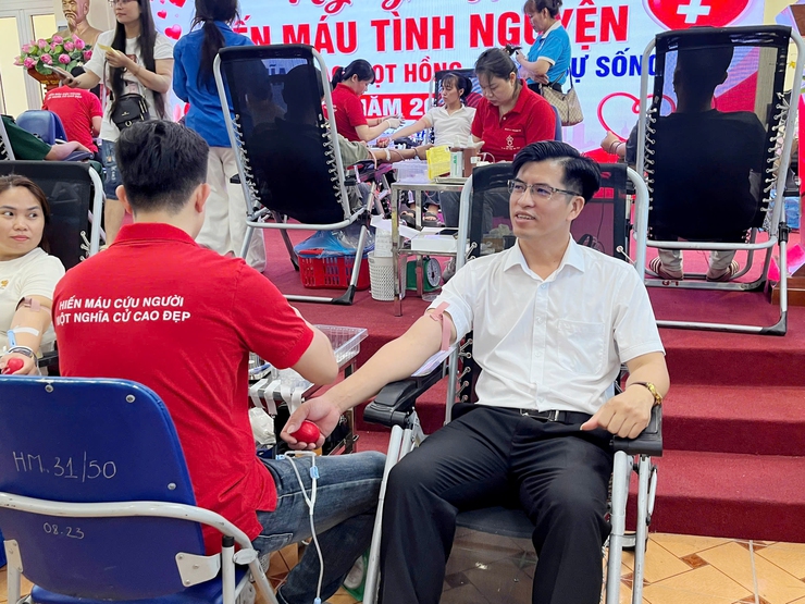 Yên Nghĩa thu được hơn 170 đơn vị máu trong Ngày hội 
“Hiến máu tình nguyện” năm 2026
- Ảnh 2.