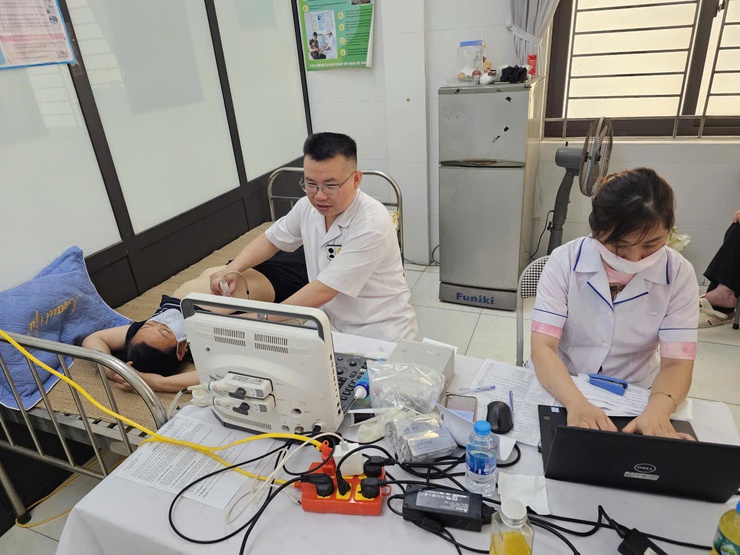 Thượng Phúc tổ chức khám sức khỏe, tầm soát ung thư cho phụ nữ trên địa bàn xã- Ảnh 1.