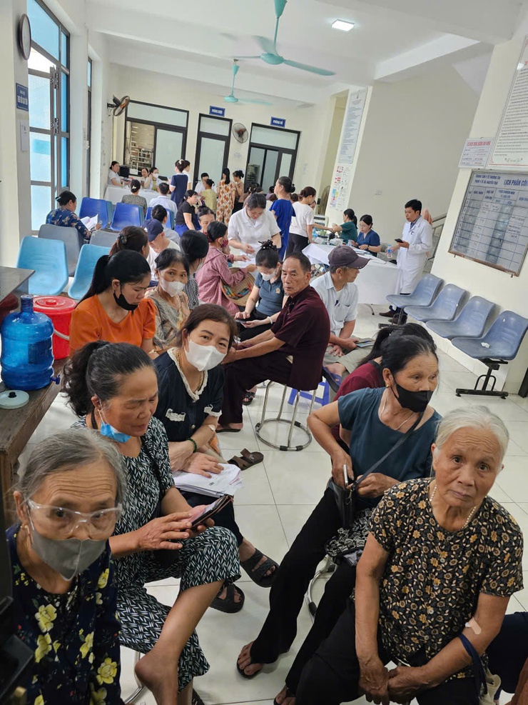 Thượng Phúc tổ chức khám sức khỏe, tầm soát ung thư cho phụ nữ trên địa bàn xã- Ảnh 2.