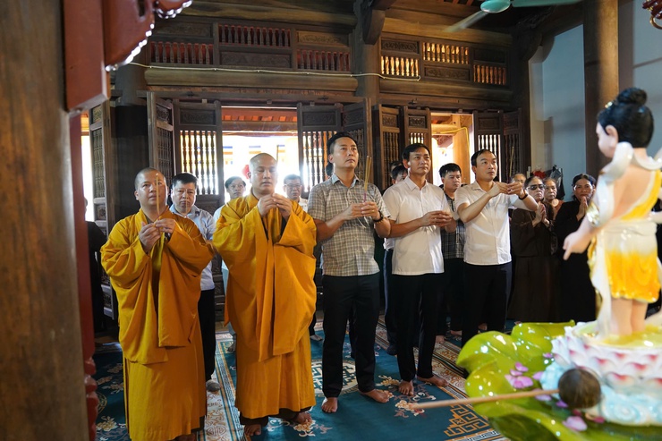 Ban đại diện Phật giáo liên xã Ba Vì phối hợp với Tiểu Ban quản lý di tích chùa Xóm Hạ (Chùa Phúc Thủy), xã Minh Châu thành kính tổ chức Đại lễ Phật đản Phật lịch 2570 - Dương lịch 2026- Ảnh 2.