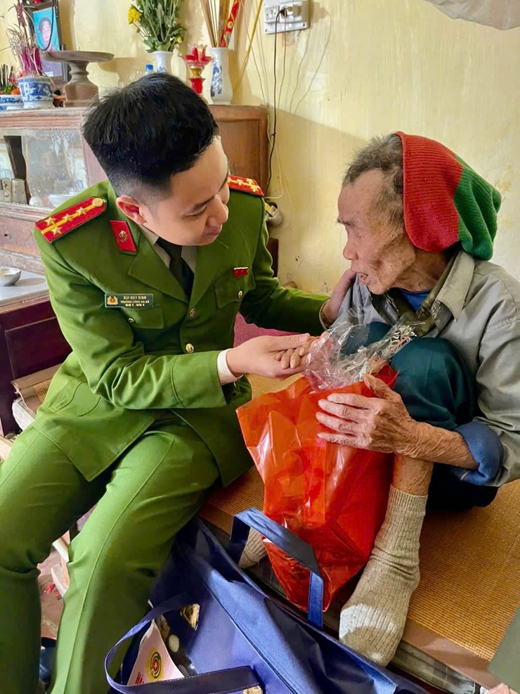 Xã Tam Hưng triển khai phong trào thi đua “Ba nhất”: Kỷ luật nhất – Trung thành nhất – Gần dân nhất- Ảnh 5.