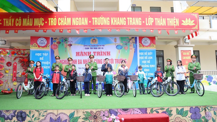 Xã Tam Hưng triển khai phong trào thi đua “Ba nhất”: Kỷ luật nhất – Trung thành nhất – Gần dân nhất- Ảnh 7.