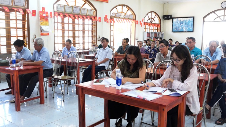 HỌP DÂN LẤY Ý KIẾN VỀ DỰ THẢO PHƯƠNG ÁN BỒI THƯỜNG, HỖ TRỢ GIẢI PHÓNG MẶT BẰNG THỰC HIỆN DỰ ÁN ĐẦU TƯ XÂY DỰNG KHU ĐÔ THỊ THỂ THAO OLYMPIC TRÊN ĐỊA BÀN THÔN TỪ CHÂU, XÃ DÂN HÒA, THÀNH PHỐ HÀ NỘI - Ảnh 2.