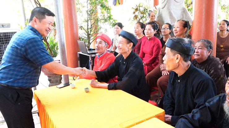 CÁC ĐỒNG CHÍ LÃNH ĐẠO XÃ DÂN HÒA THĂM, CHÚC MỪNG CÁC CHÙA  NHÂN ĐẠI LỄ PHẬT ĐẢN PL 2570 – DL 2026 - Ảnh 6.