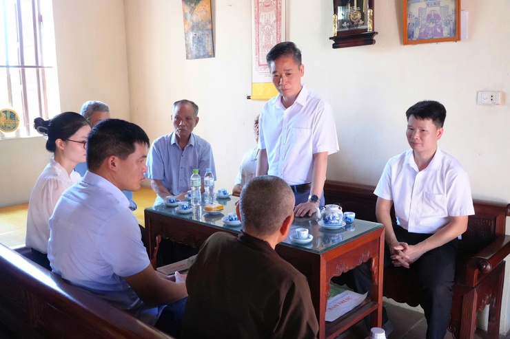 CÁC ĐỒNG CHÍ LÃNH ĐẠO XÃ DÂN HÒA THĂM, CHÚC MỪNG CÁC CHÙA  NHÂN ĐẠI LỄ PHẬT ĐẢN PL 2570 – DL 2026 - Ảnh 9.