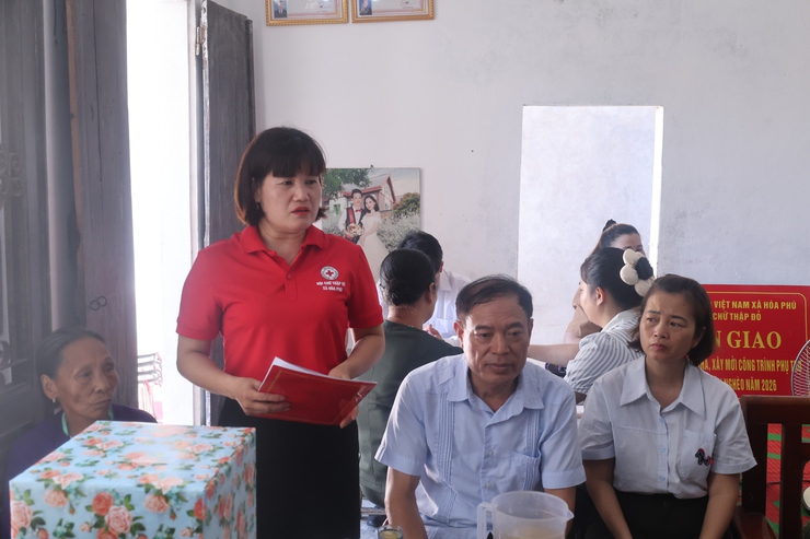 Hội CTĐ xã Hòa Phú: Chương trình bàn giao hỗ trợ xây dựng công trình phụ trợ cho gia đình ông Cao Văn Màu- Ảnh 2.