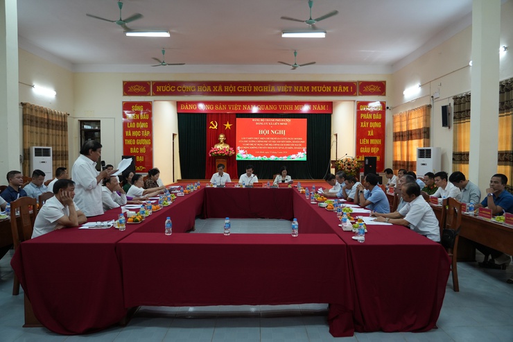 Đảng ủy xã Liên Minh lấy ý kiến về phương án sắp xếp thôn, cụm dân cư trên địa bàn xã- Ảnh 1.