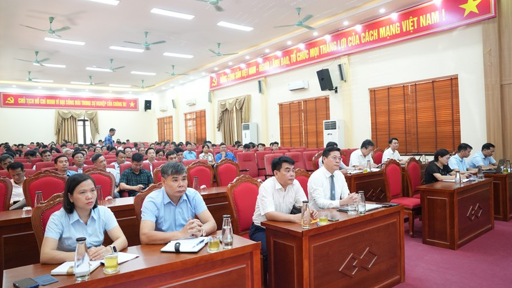 Gần 200 đại biểu xã Dương Hoà được tuyên truyền, phổ biến Luật Thủ đô năm 2026 - Ảnh 1.
