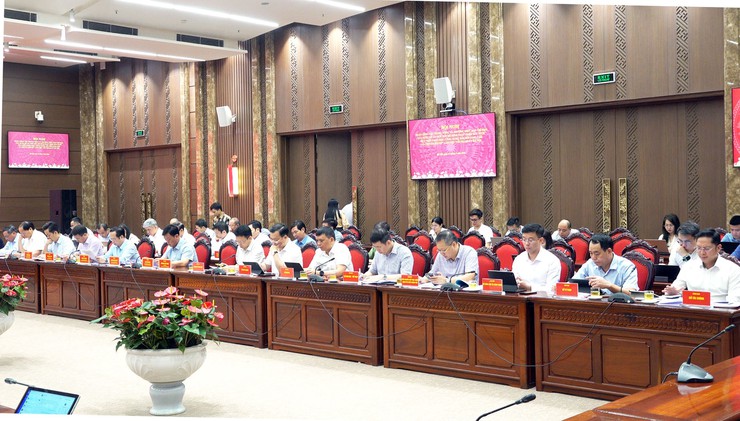 Hà Nội làm việc với Đoàn công tác Trung ương và Thường trực Ban Chỉ đạo xây dựng Đề án đổi mới mô hình phát triển đất nước- Ảnh 1.