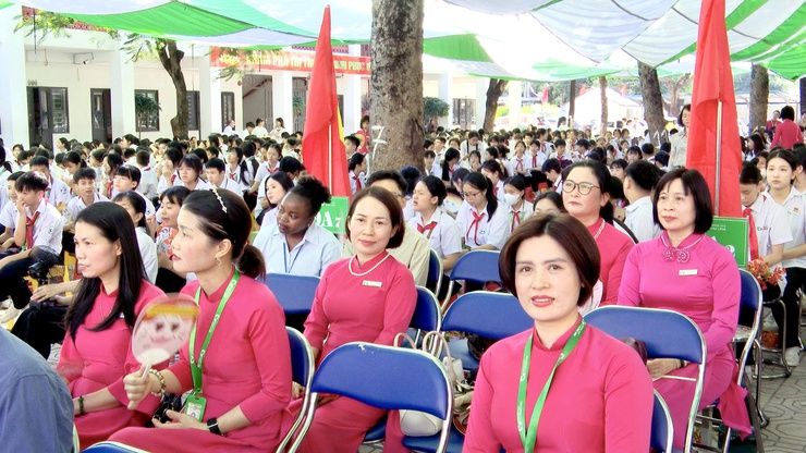 Trường THCS Thư Lâm tổ chức Lễ bế giảng năm học 2025 – 2026 và chia tay học sinh lớp 9 niên khóa 2022 – 2026- Ảnh 7.