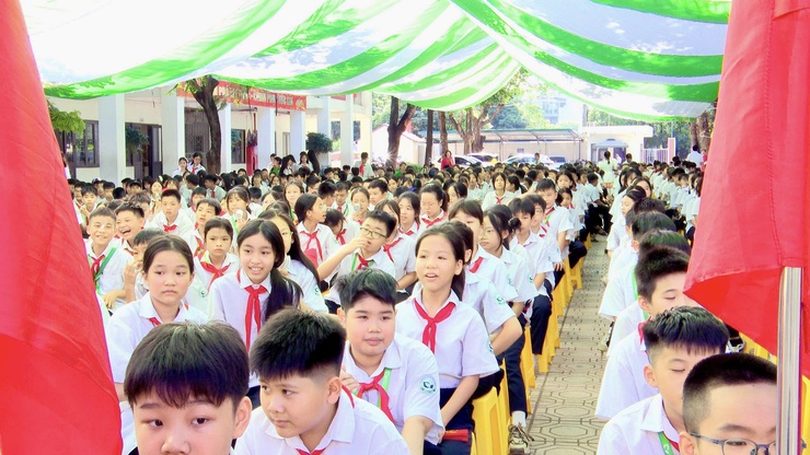 Trường THCS Thư Lâm tổ chức Lễ bế giảng năm học 2025 – 2026 và chia tay học sinh lớp 9 niên khóa 2022 – 2026- Ảnh 9.