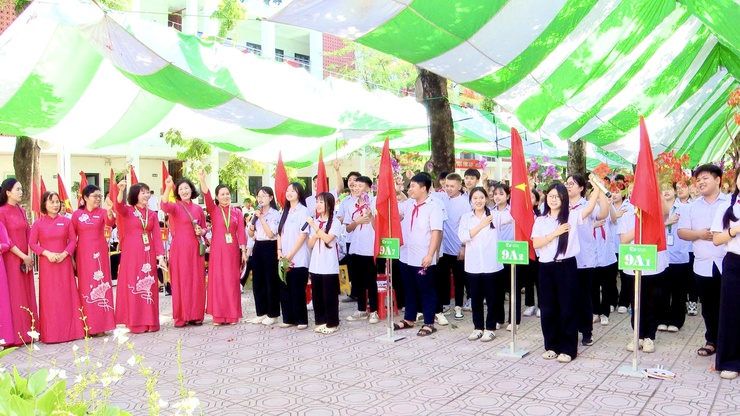 Trường THCS Thư Lâm tổ chức Lễ bế giảng năm học 2025 – 2026 và chia tay học sinh lớp 9 niên khóa 2022 – 2026- Ảnh 20.
