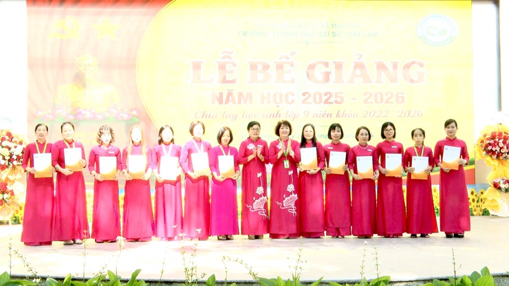 Trường THCS Thư Lâm tổ chức Lễ bế giảng năm học 2025 – 2026 và chia tay học sinh lớp 9 niên khóa 2022 – 2026- Ảnh 14.