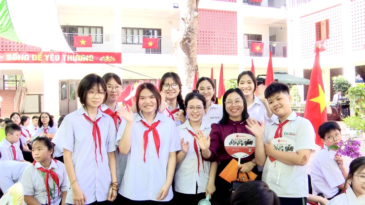 Trường THCS Thư Lâm tổ chức Lễ bế giảng năm học 2025 – 2026 và chia tay học sinh lớp 9 niên khóa 2022 – 2026- Ảnh 22.