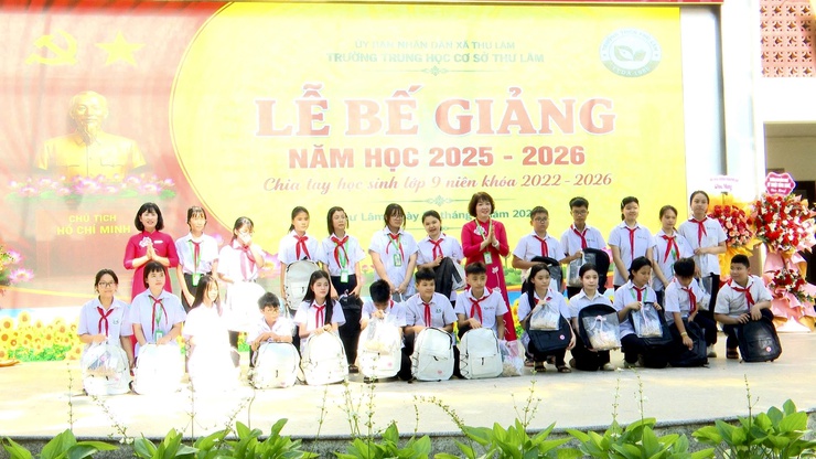 Trường THCS Thư Lâm tổ chức Lễ bế giảng năm học 2025 – 2026 và chia tay học sinh lớp 9 niên khóa 2022 – 2026- Ảnh 12.