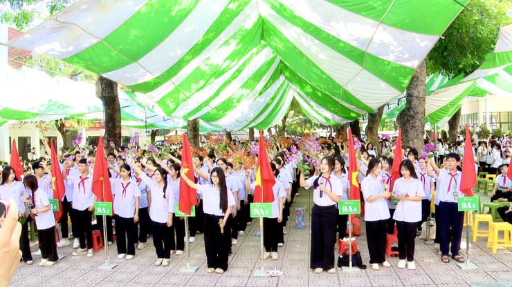 Trường THCS Thư Lâm tổ chức Lễ bế giảng năm học 2025 – 2026 và chia tay học sinh lớp 9 niên khóa 2022 – 2026- Ảnh 23.