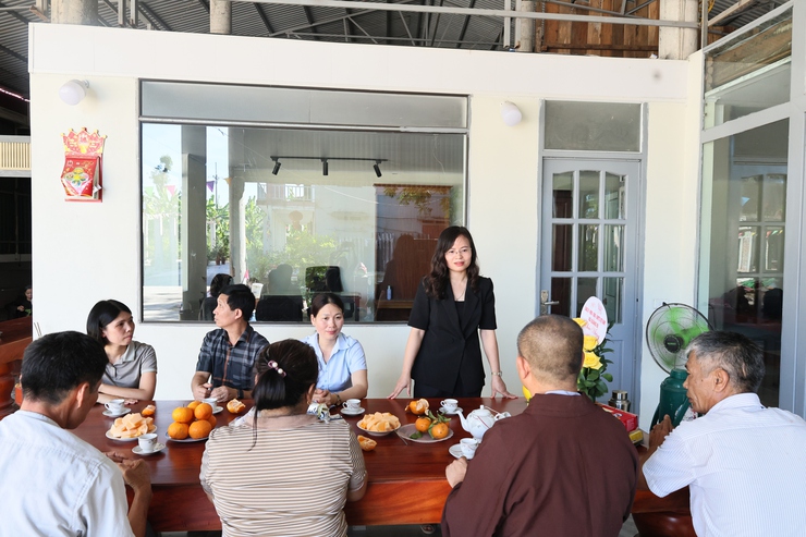 Đồng chí Lê Thị Hạnh, Phó Bí thư Thường trực Đảng ủy xã Quảng Bị thăm, chúc mừng các cơ sở Phật giáo nhân Đại lễ Phật đản Phật lịch 2570 - Dương lịch 2026- Ảnh 9.