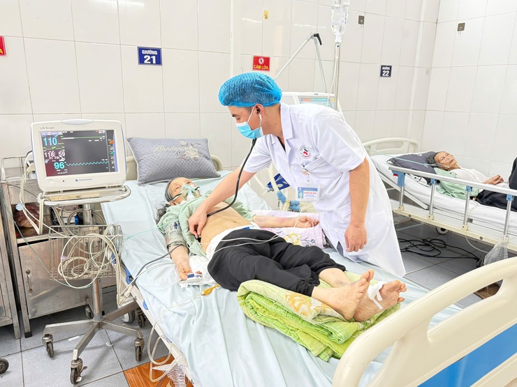 Người cao tuổi cần chủ động bảo vệ sức khỏe trong thời tiết nắng nóng- Ảnh 1.