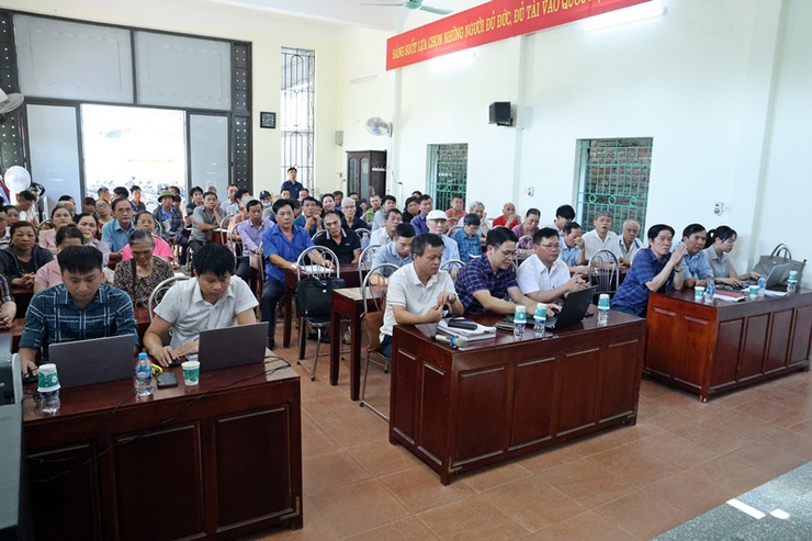 Xuân Mai đối thoại, giải đáp kiến nghị của người dân bị ảnh hưởng bởi Dự án cải tạo, nâng cấp Quốc lộ 6- Ảnh 1.