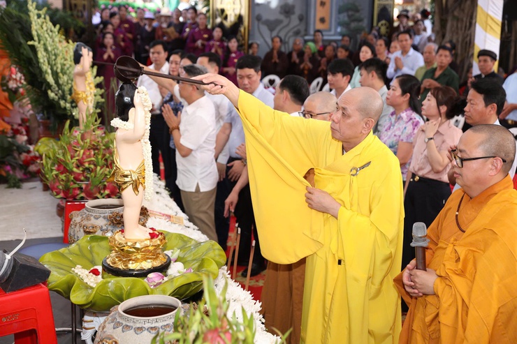 Phật tử thành kính mừng Đại lễ Phật đản Phật lịch 2570 tại chùa Diên Hưng, Thôn Vĩnh Lộc 2, Xã Tây Phương- Ảnh 4.