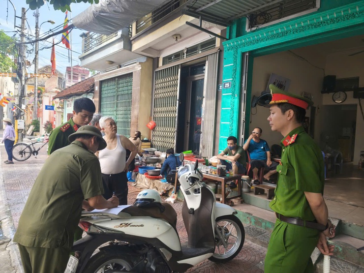 SƠN TÂY QUYẾT LIỆT GIẢI QUYẾT ĐIỂM NGHẼN TRẬT TỰ ĐÔ THỊ, TỪNG BƯỚC XÂY DỰNG ĐÔ THỊ VĂN MINH, KỶ CƯƠNG- Ảnh 6.
