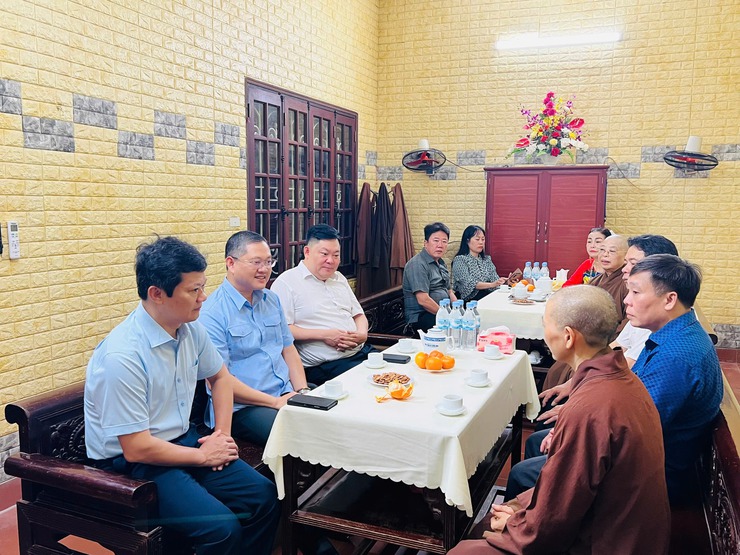 LÃNH ĐẠO PHƯỜNG VĂN MIẾU - QUỐC TỬ GIÁM THĂM, CHÚC MỪNG CHÙA TIÊN TÍCH NHÂN ĐẠI LỄ PHẬT ĐẢN PHẬT LỊCH 2570 - DƯƠNG LỊCH 2026- Ảnh 2.